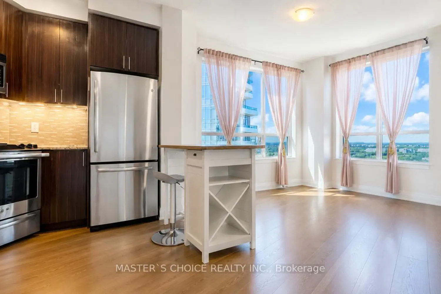 7161 Yonge Street 2732 photo 3