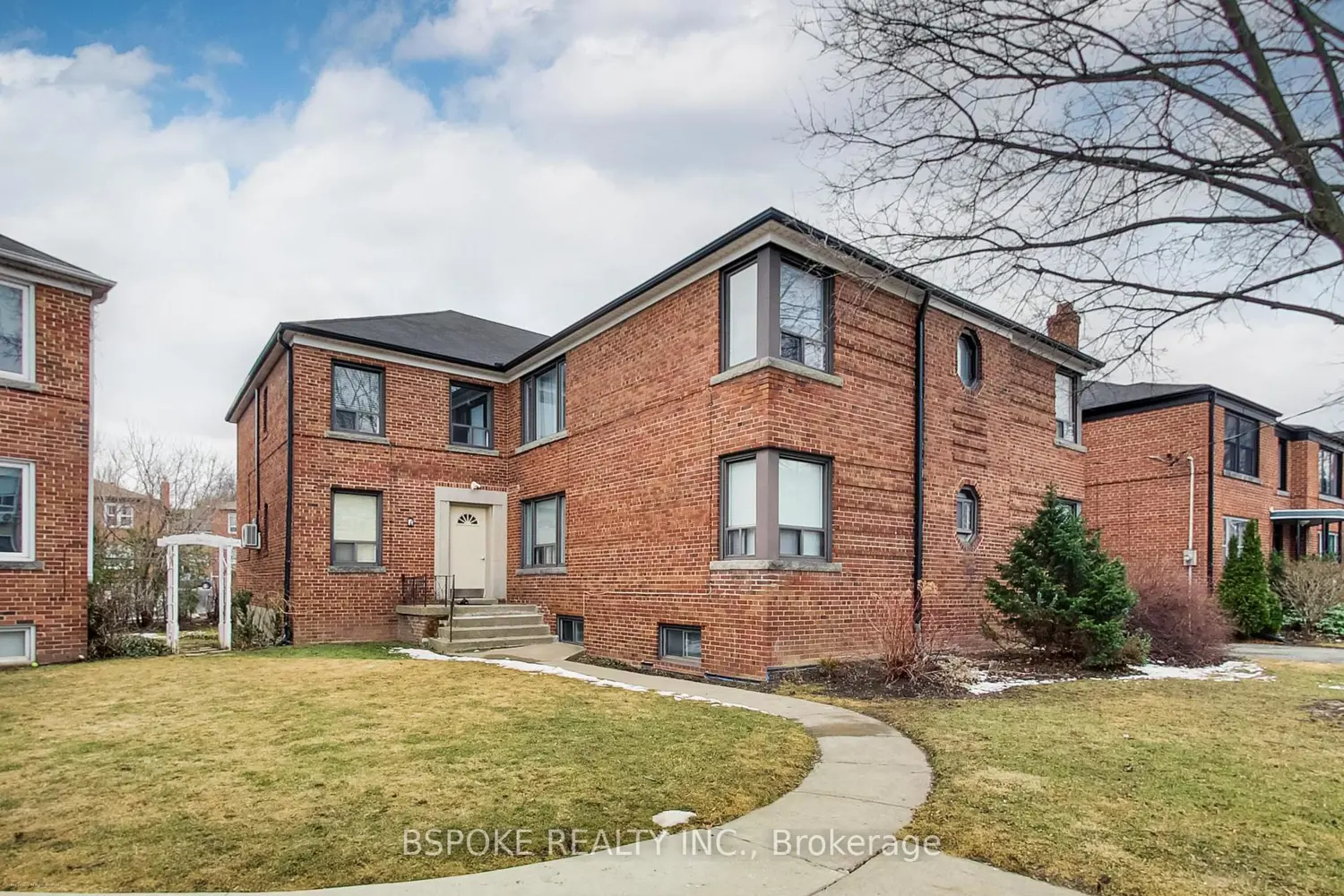 7 Warwick Avenue 3 photo 2