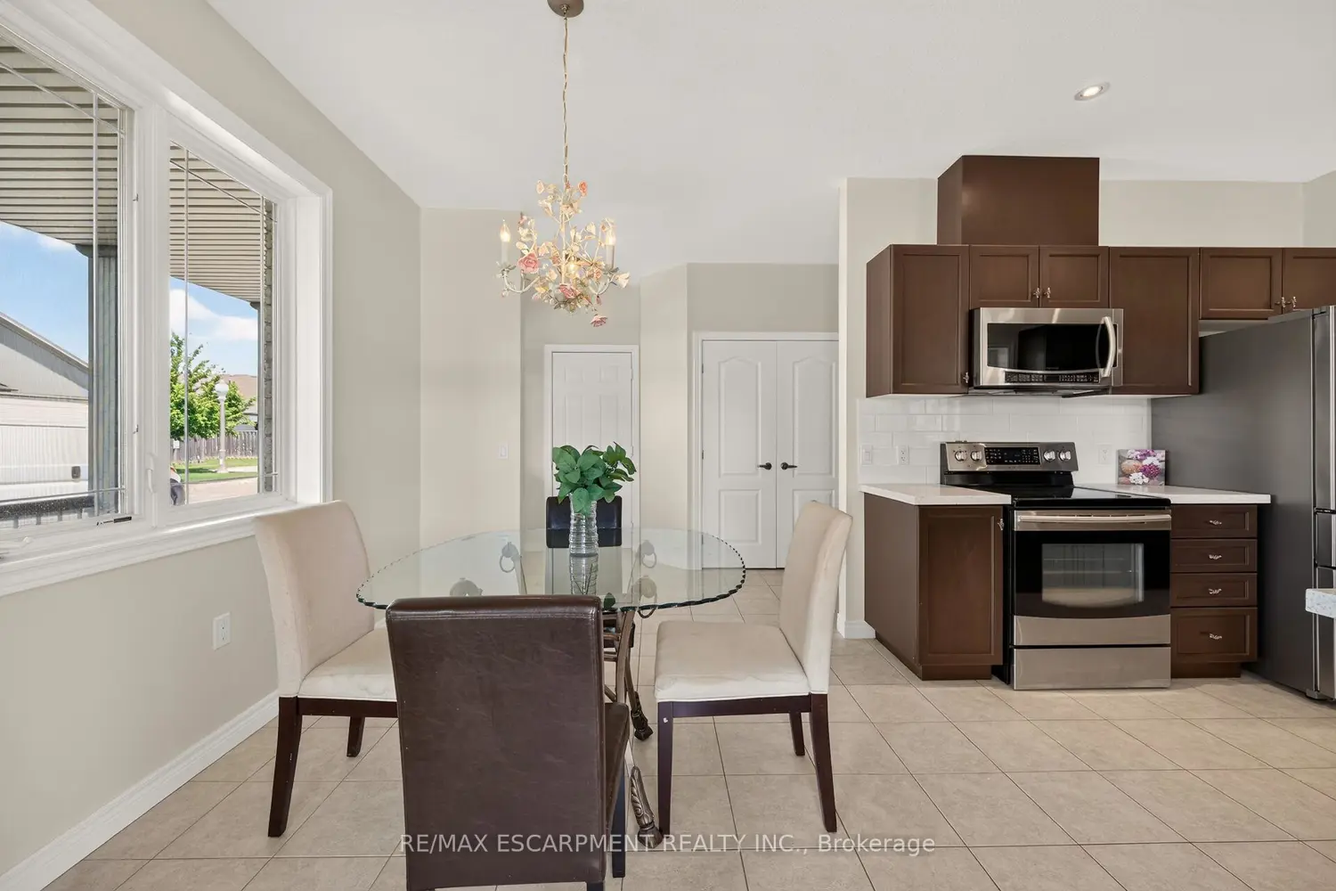 14 Ecker Lane photo 3