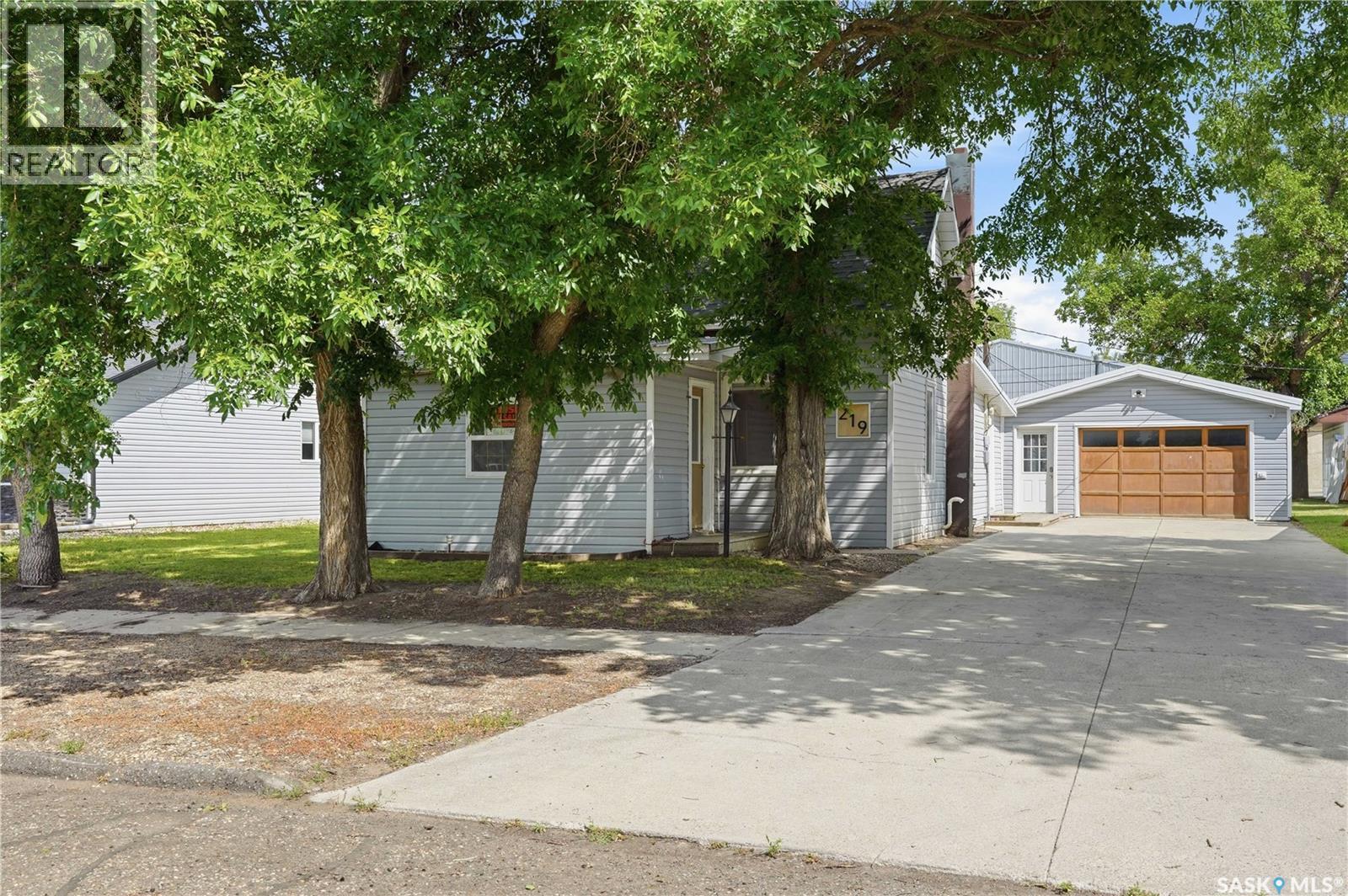 219 5th AVENUE W