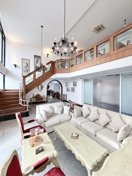 57 Cairnhill Road photo 2