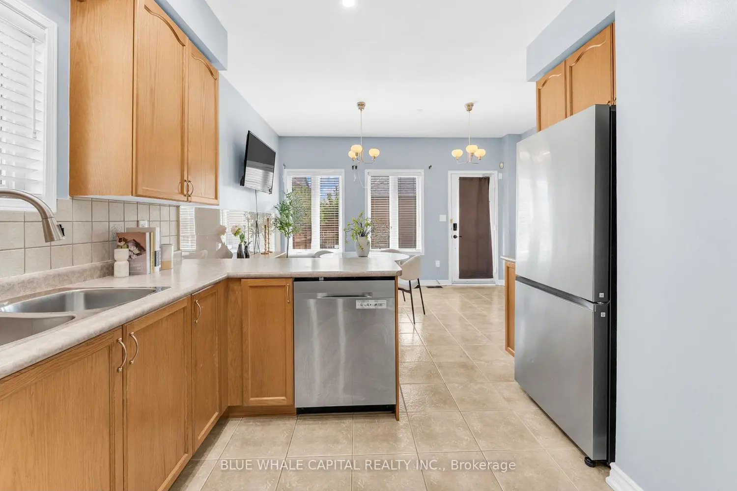 35 Rainbow Valley Crescent photo 4