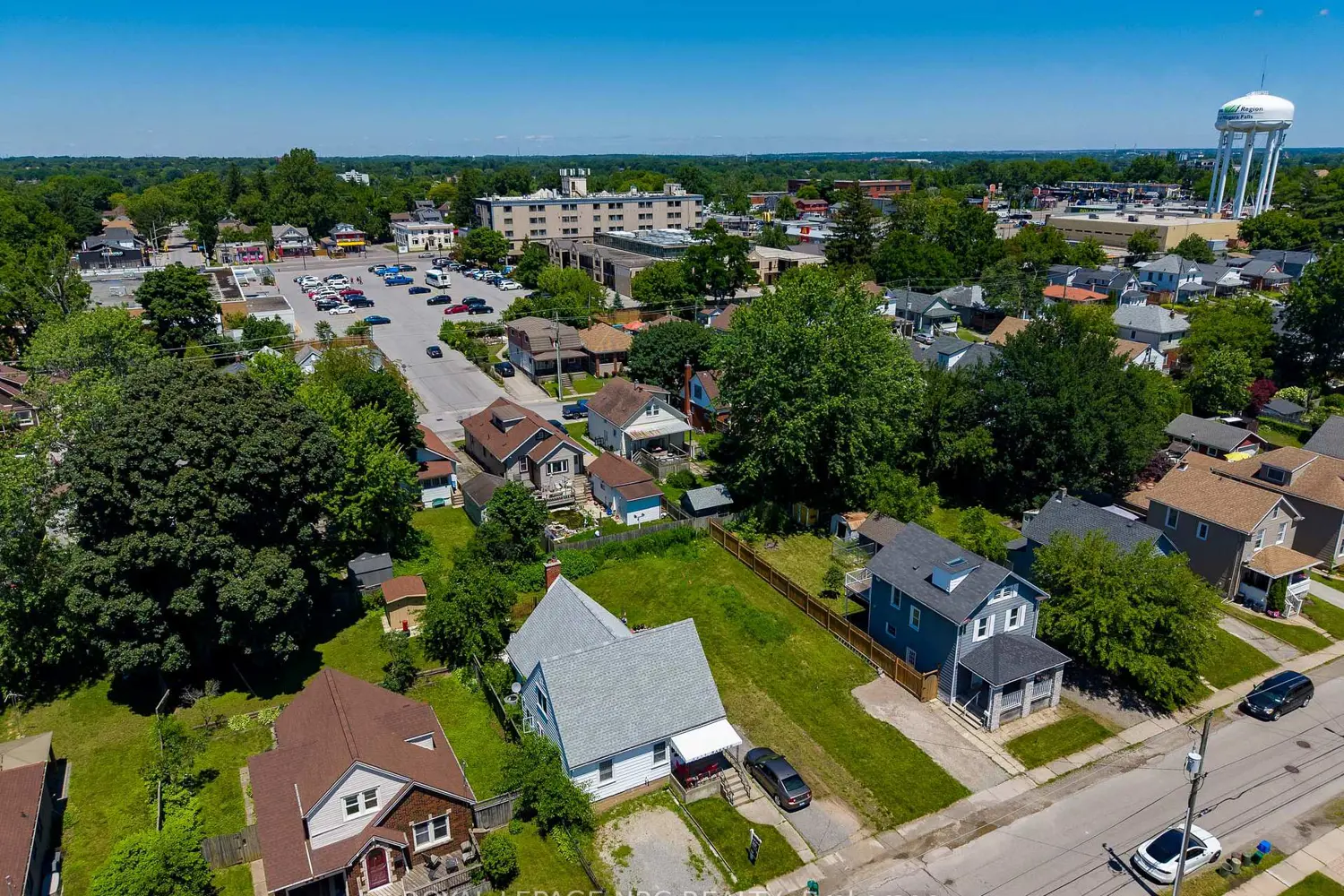 6423 Barker Street photo 2