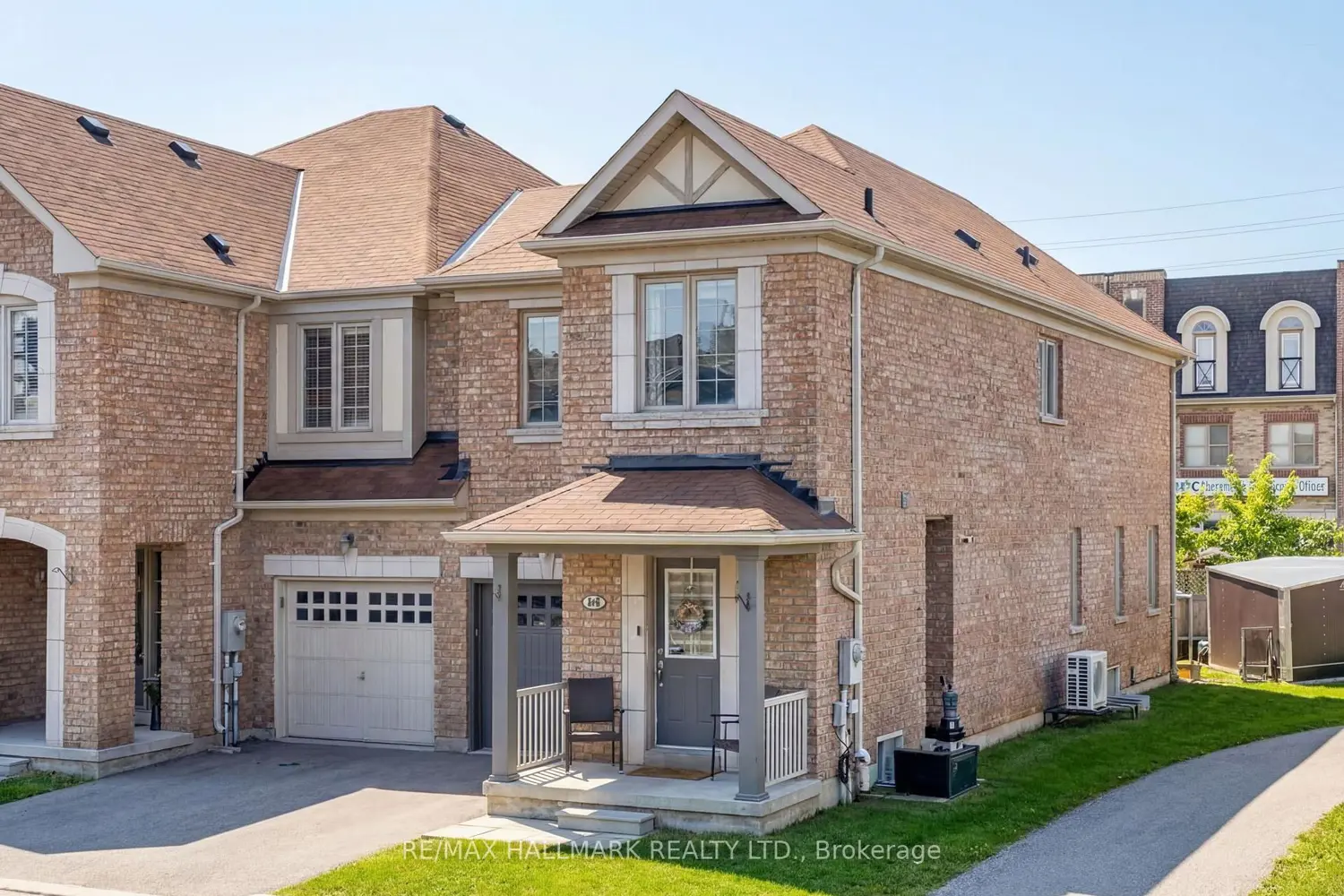 64 Coranto Way photo 2