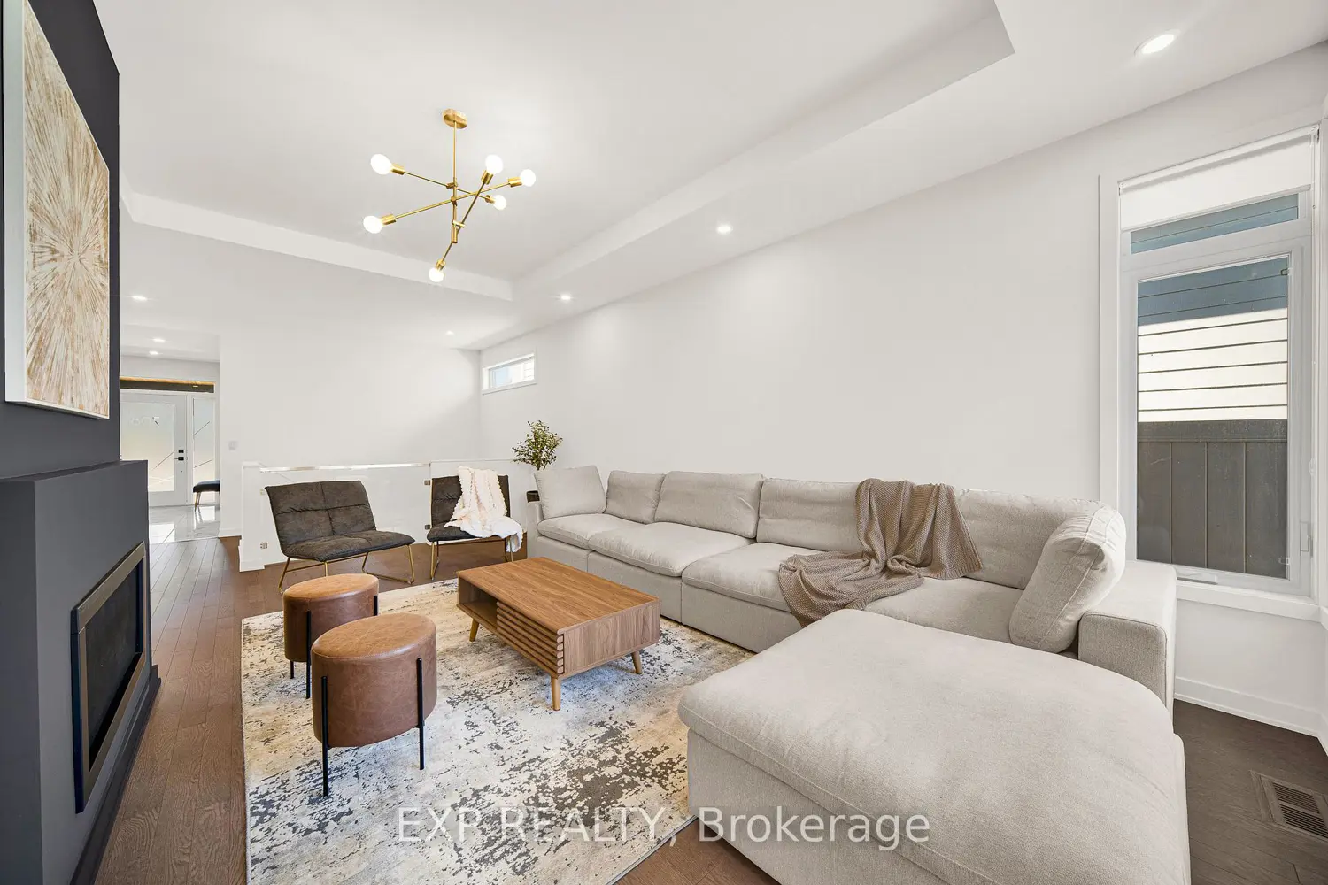 708 Wooler Place photo 3
