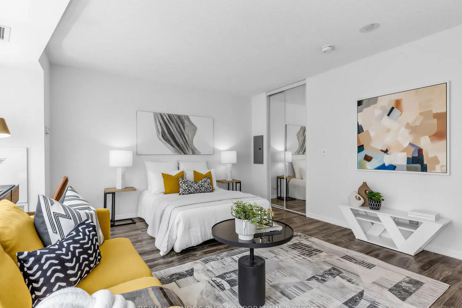 18 Yonge Street 1012 photo 3