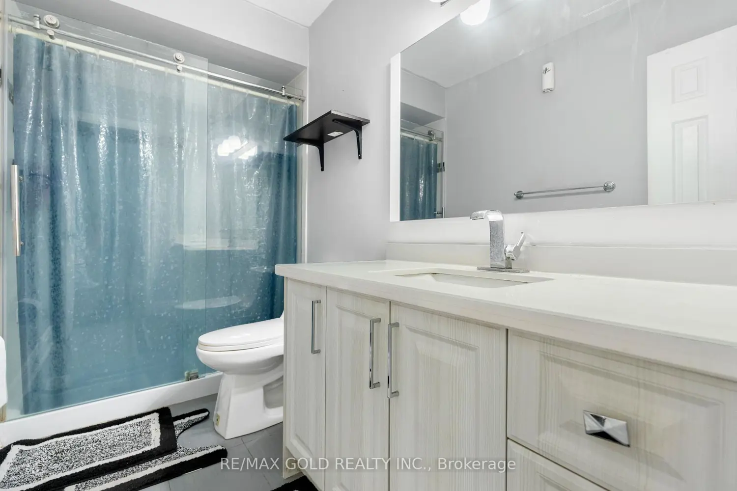 48 Maidstone Crescent photo 3