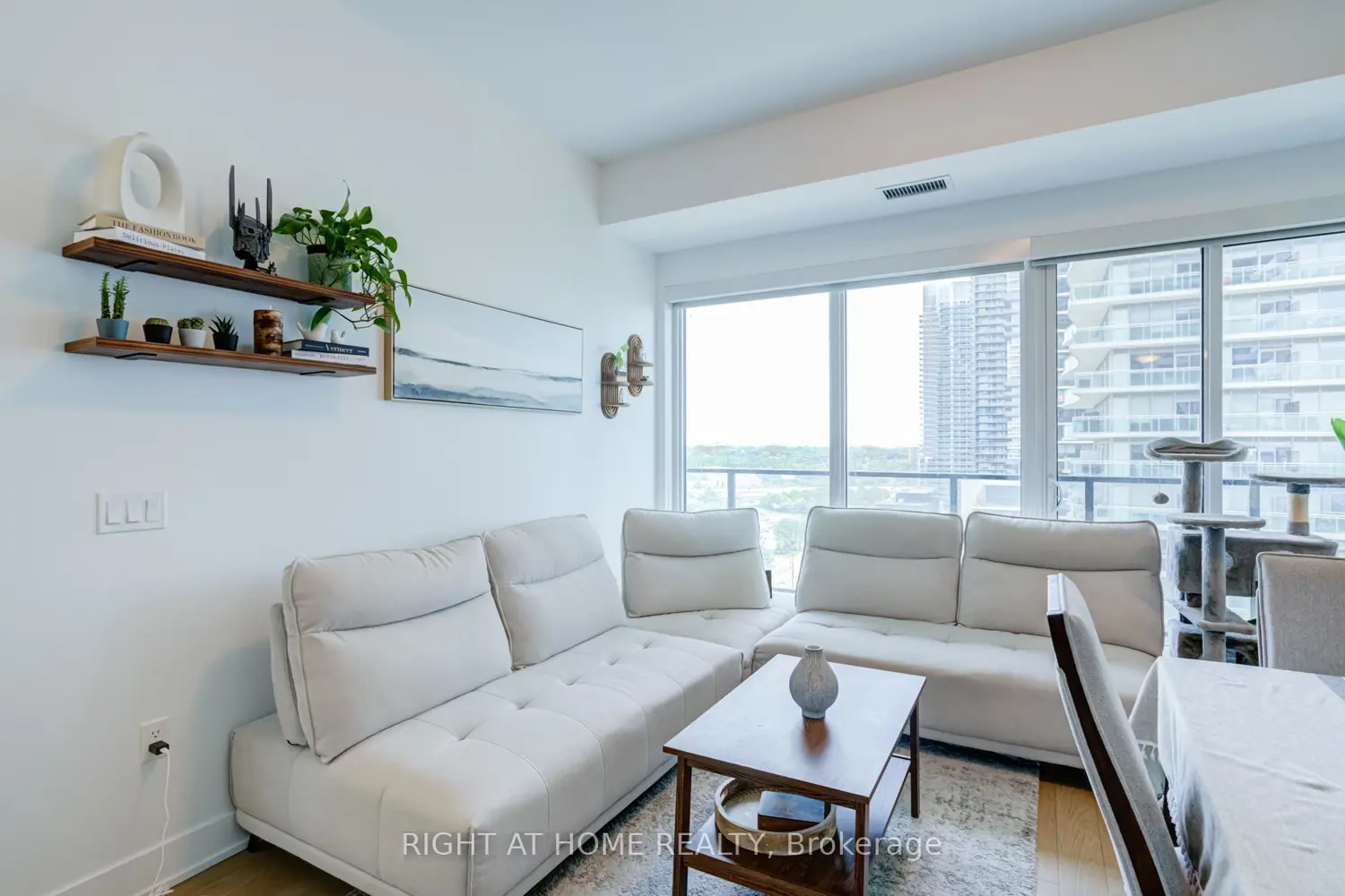 30 Shore Breeze Drive 1413 photo 4