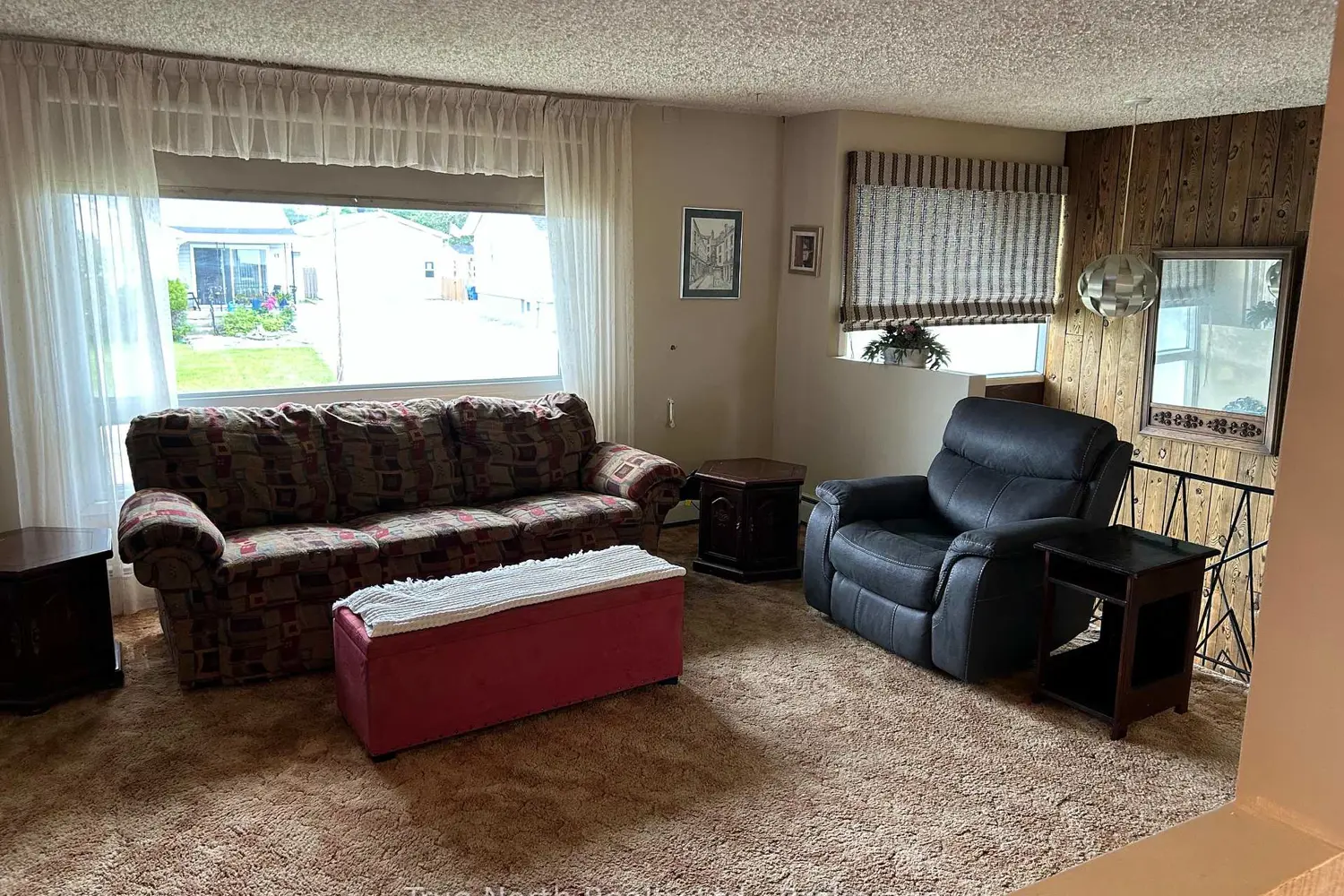 16 Brock Crescent photo 3