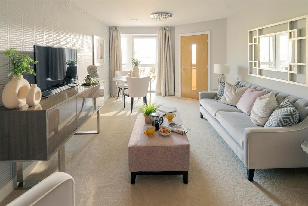 2 bed flat for saleGilbert Place, Lowry Way Swindon SN3