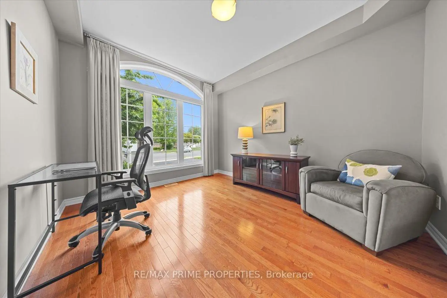 1863 Springridge Drive photo 3