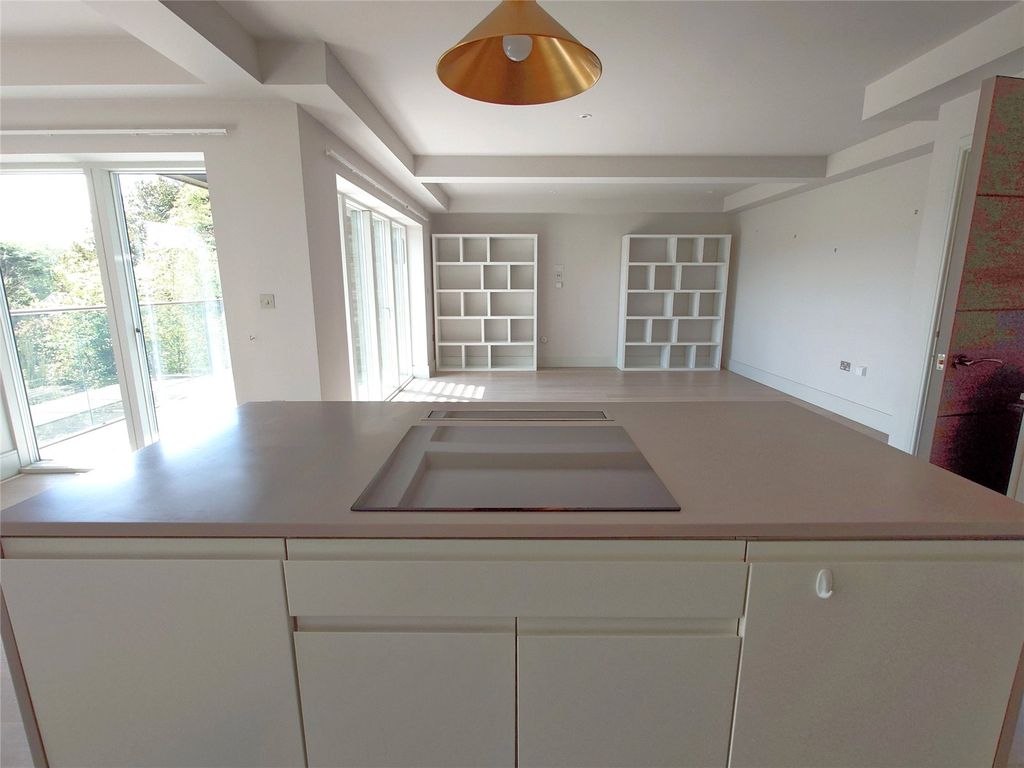 2 bed flat for saleThe Hideaway, Tremorvah Barton, Truro, Cornwall TR1 photo 4