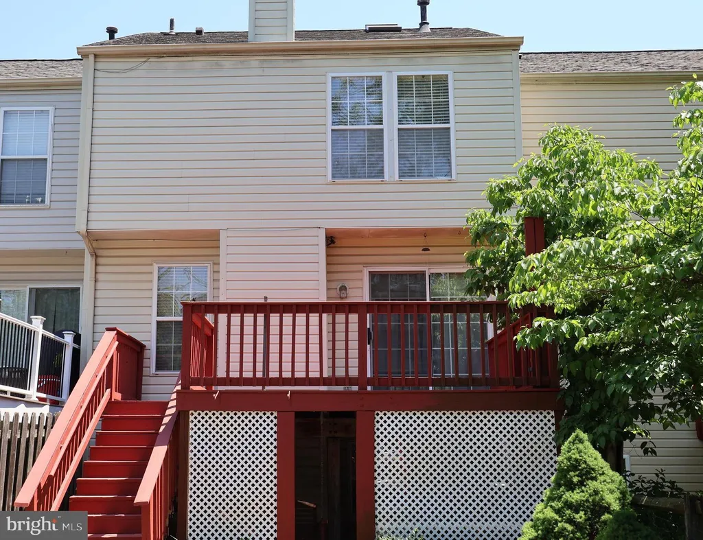 16 Hibiscus Drive, Newark, DE 19702