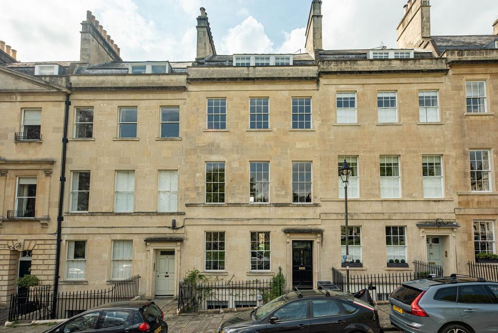 3 bed town house for saleSt James's Square, Bath, Somerset BA1