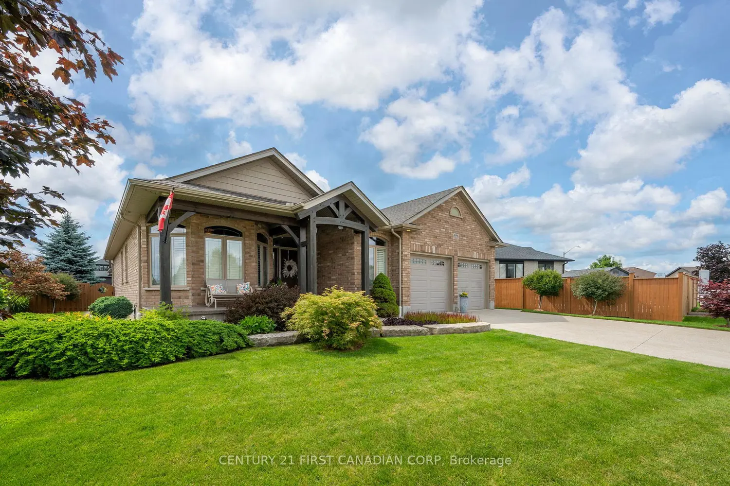 286 Dufferin Street photo 2