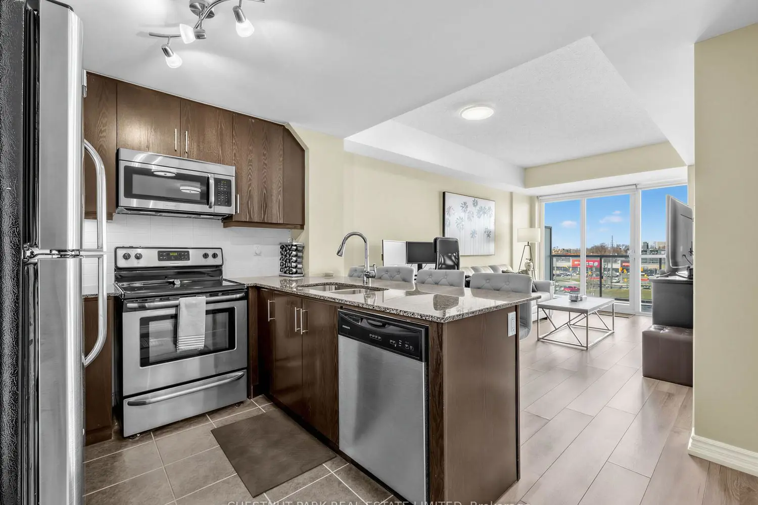 15 James Finlay Way 613 photo 2