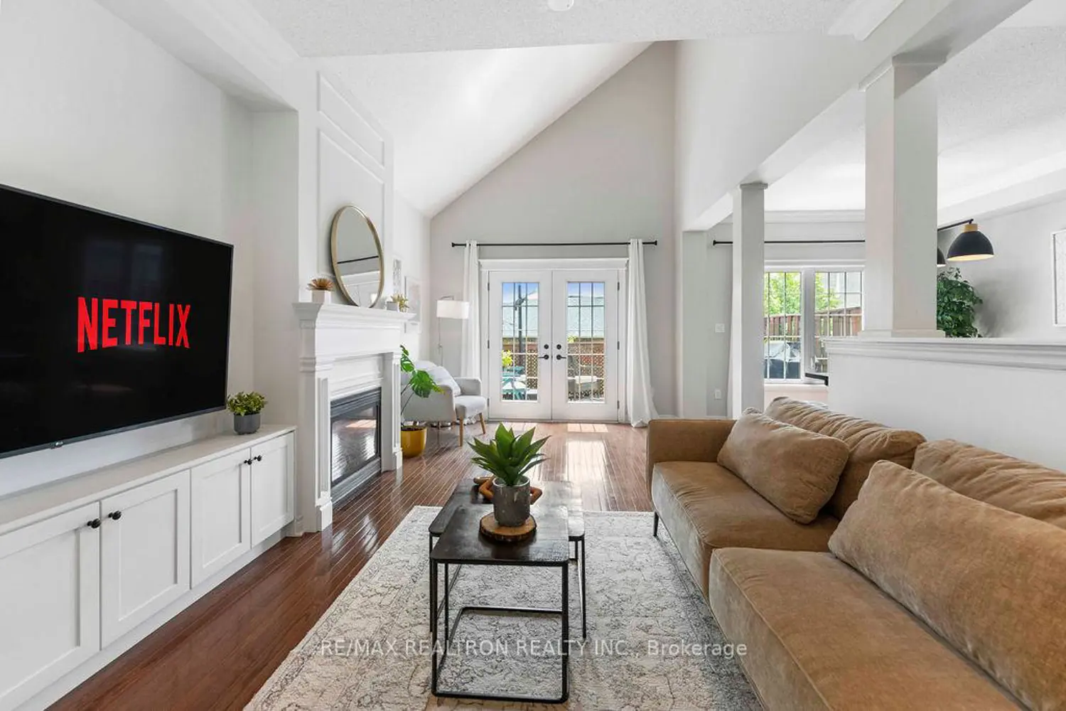 678 Skye Court photo 4