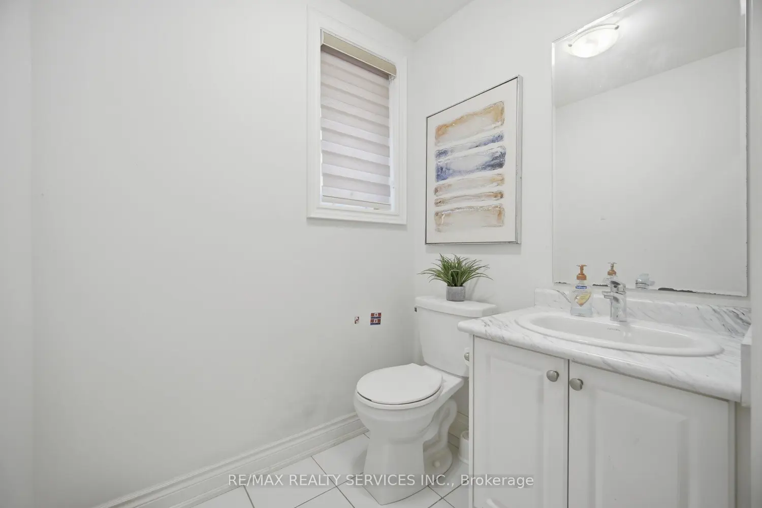585 Dougall Avenue photo 5