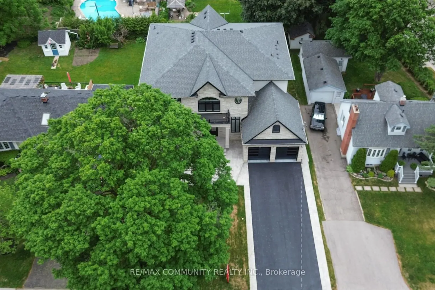 154 Burkholder Street photo 2