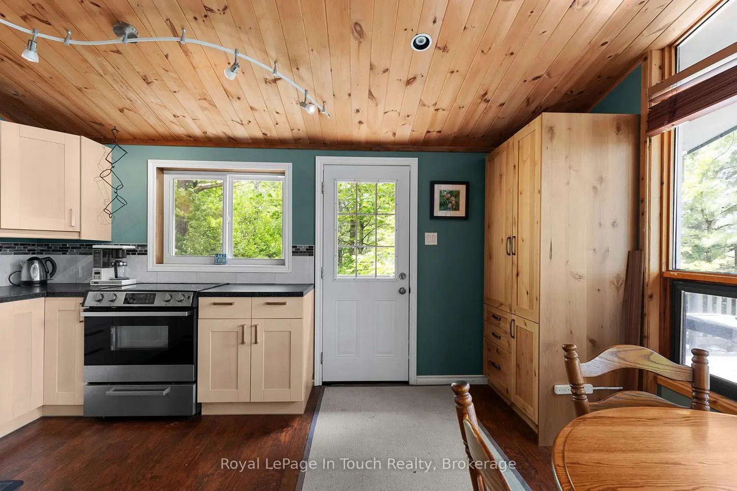 3946 East Shore Road photo 3