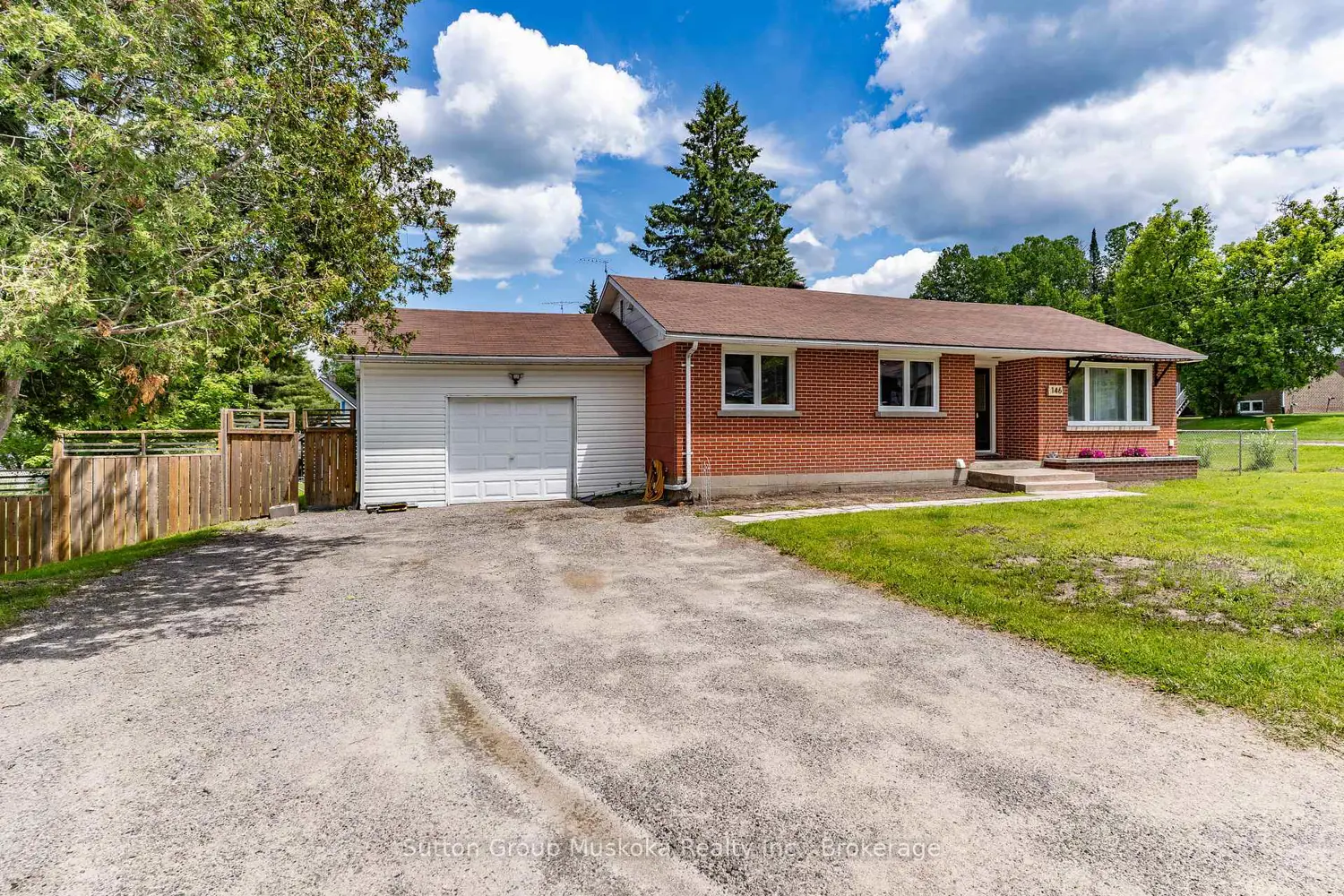 146 Simpson Street photo 2