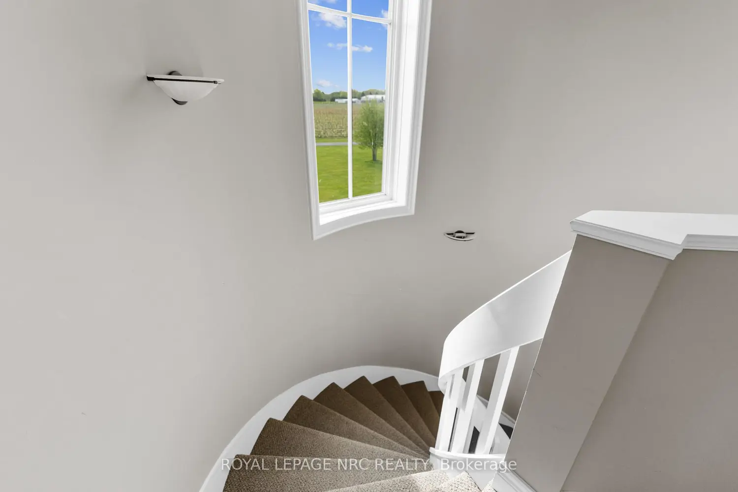 1234 Lakeshore Road photo 4