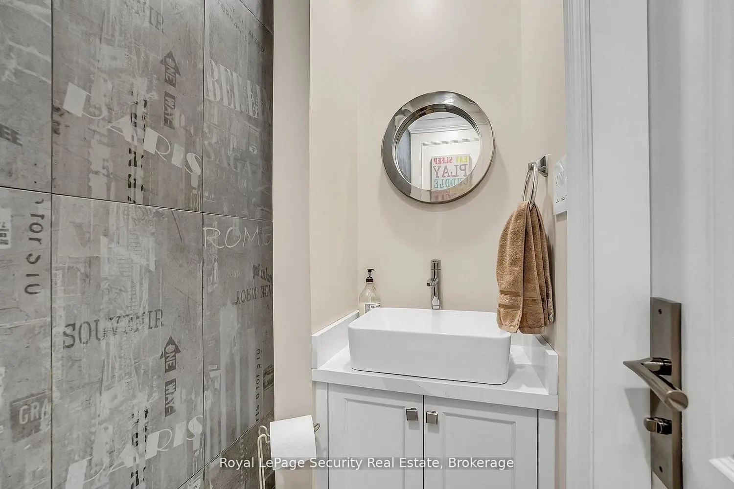 67 Northland Avenue photo 5
