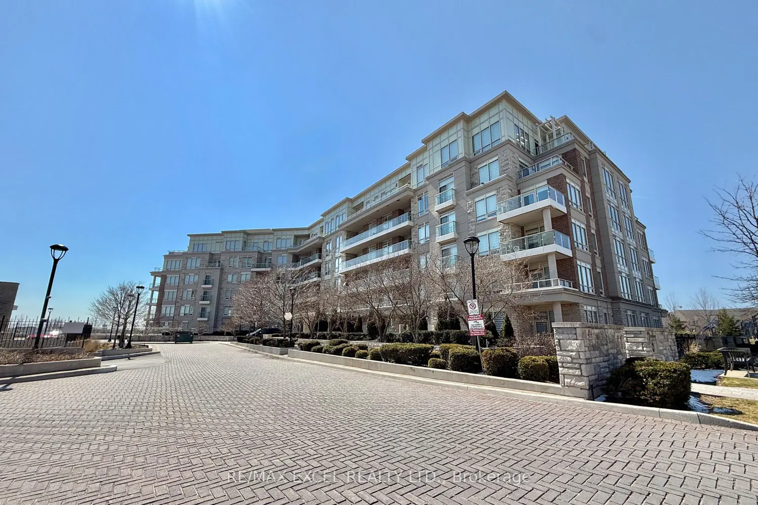 9 Stollery Pond Crescent 208 photo 2