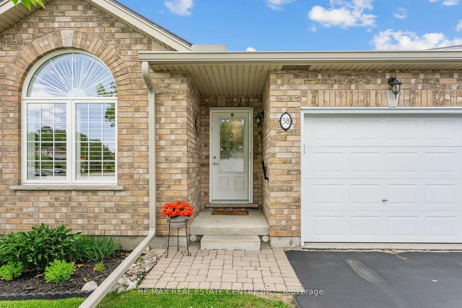 35 Green Gate Boulevard 38