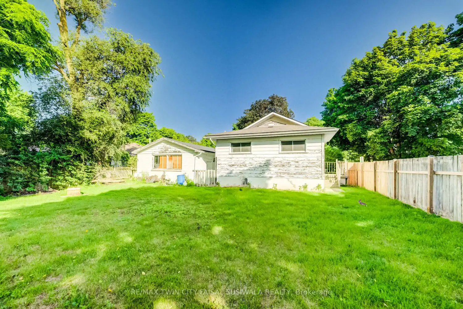 111 Pinewood Avenue photo 5
