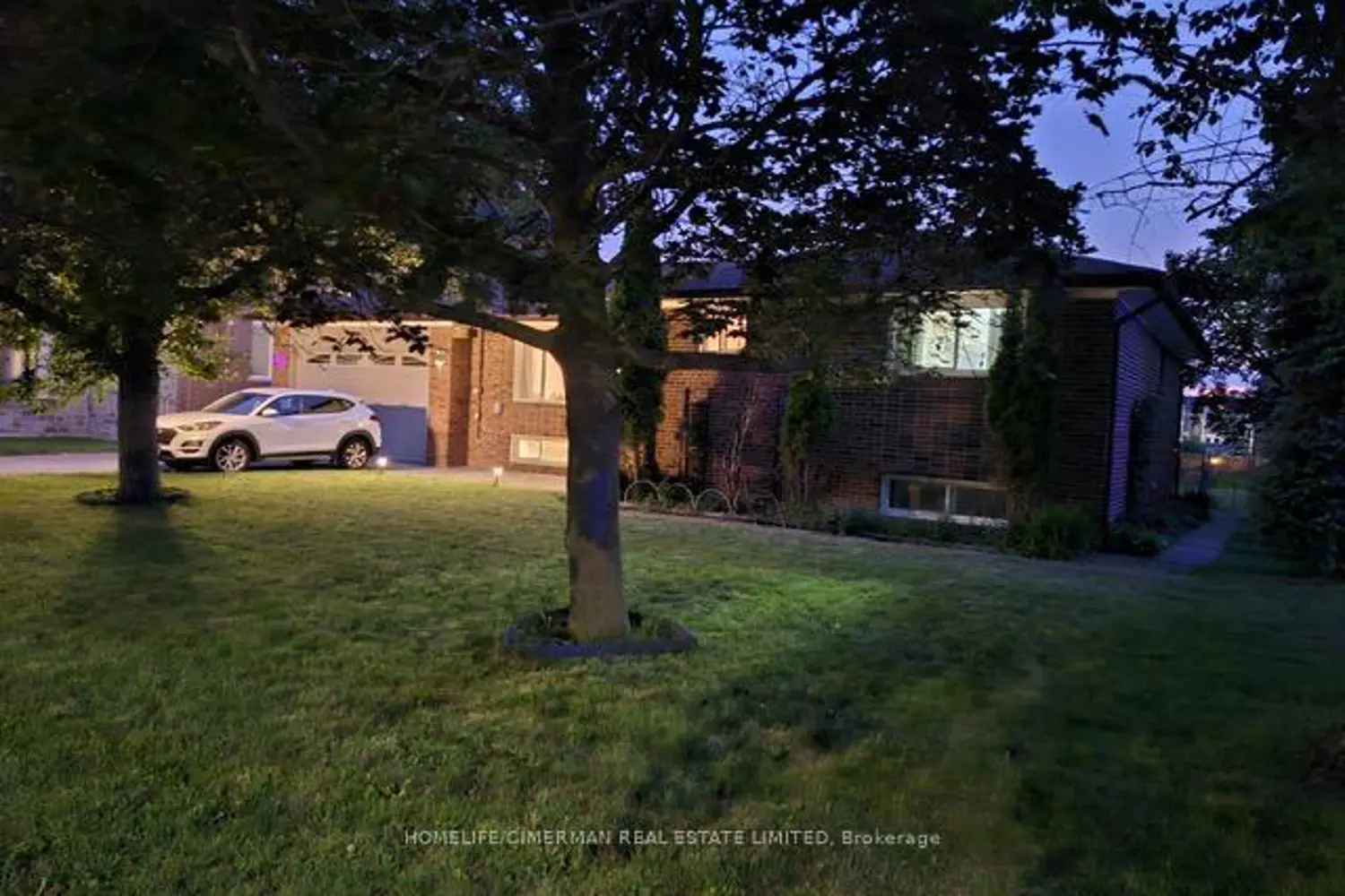 92 Bond Crescent