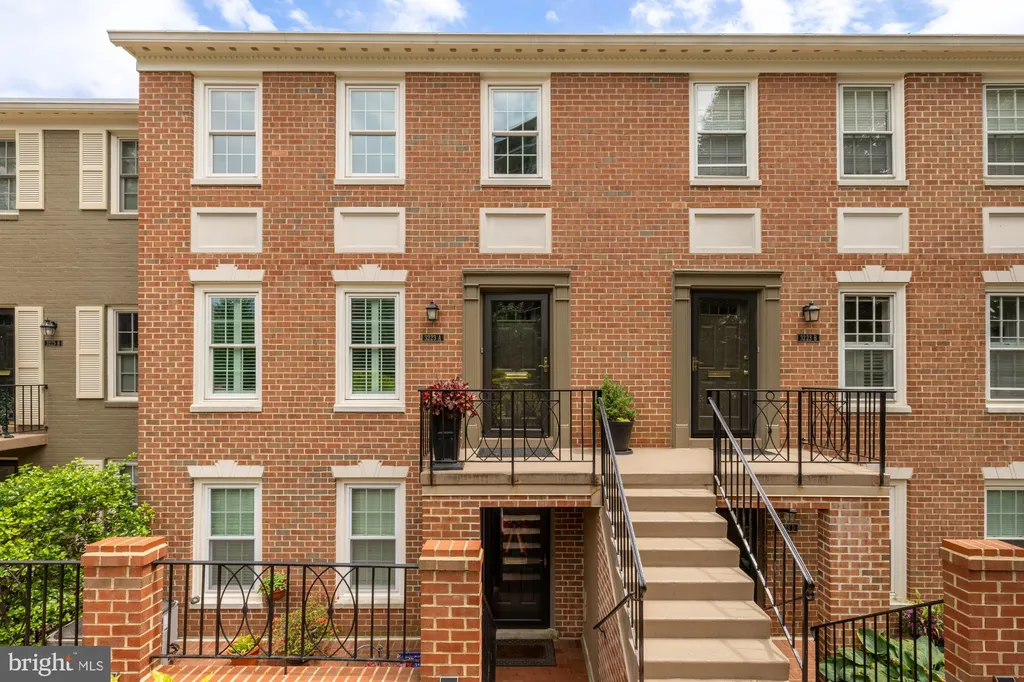3223 Sutton Place NW Unit A, Washington, DC 20016 photo 2