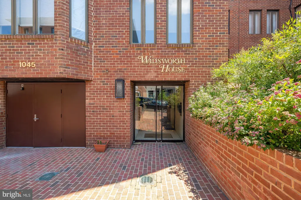 1045 31st Street NW Unit 104, Washington, DC 20007