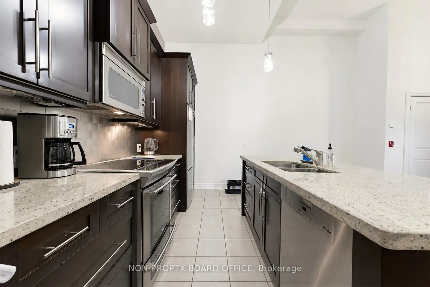 25 Concession Street 111 photo 4