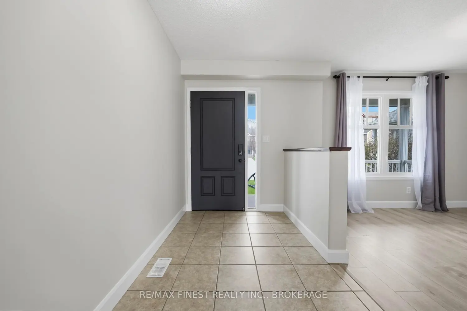 1223 Amanda Court photo 3