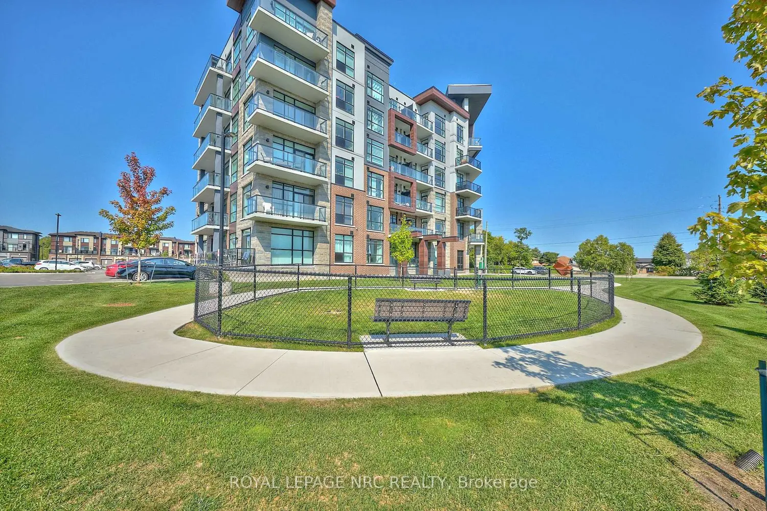 600 North Service Road 221 photo 4