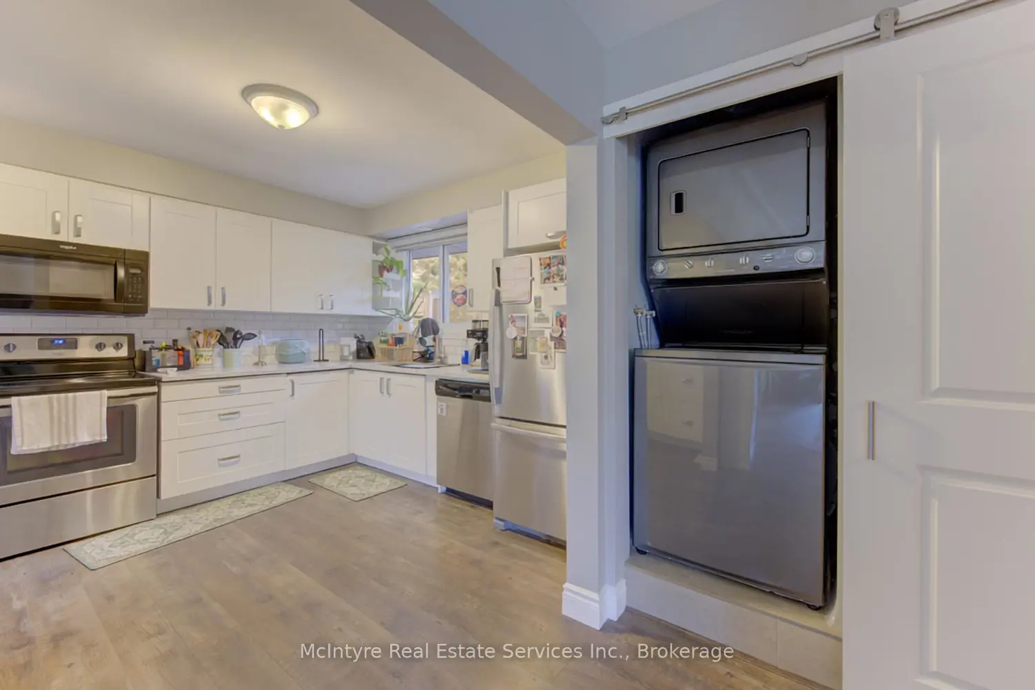 127 Strathcona Crescent photo 5