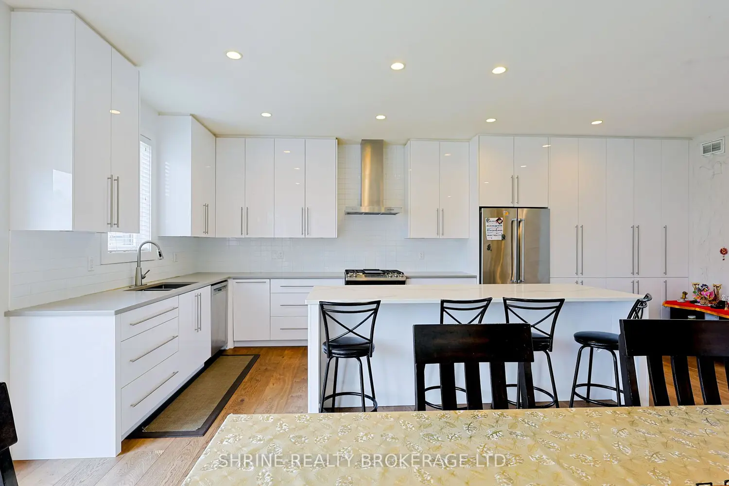 2170 Debra Drive photo 2