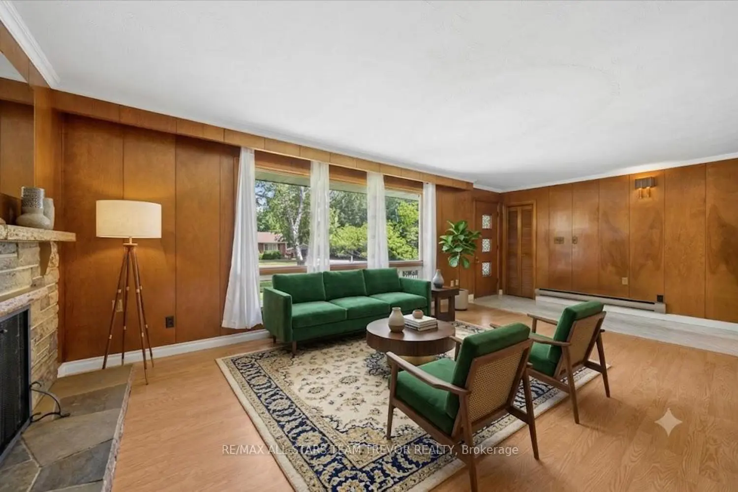 18 Garrett Drive photo 3