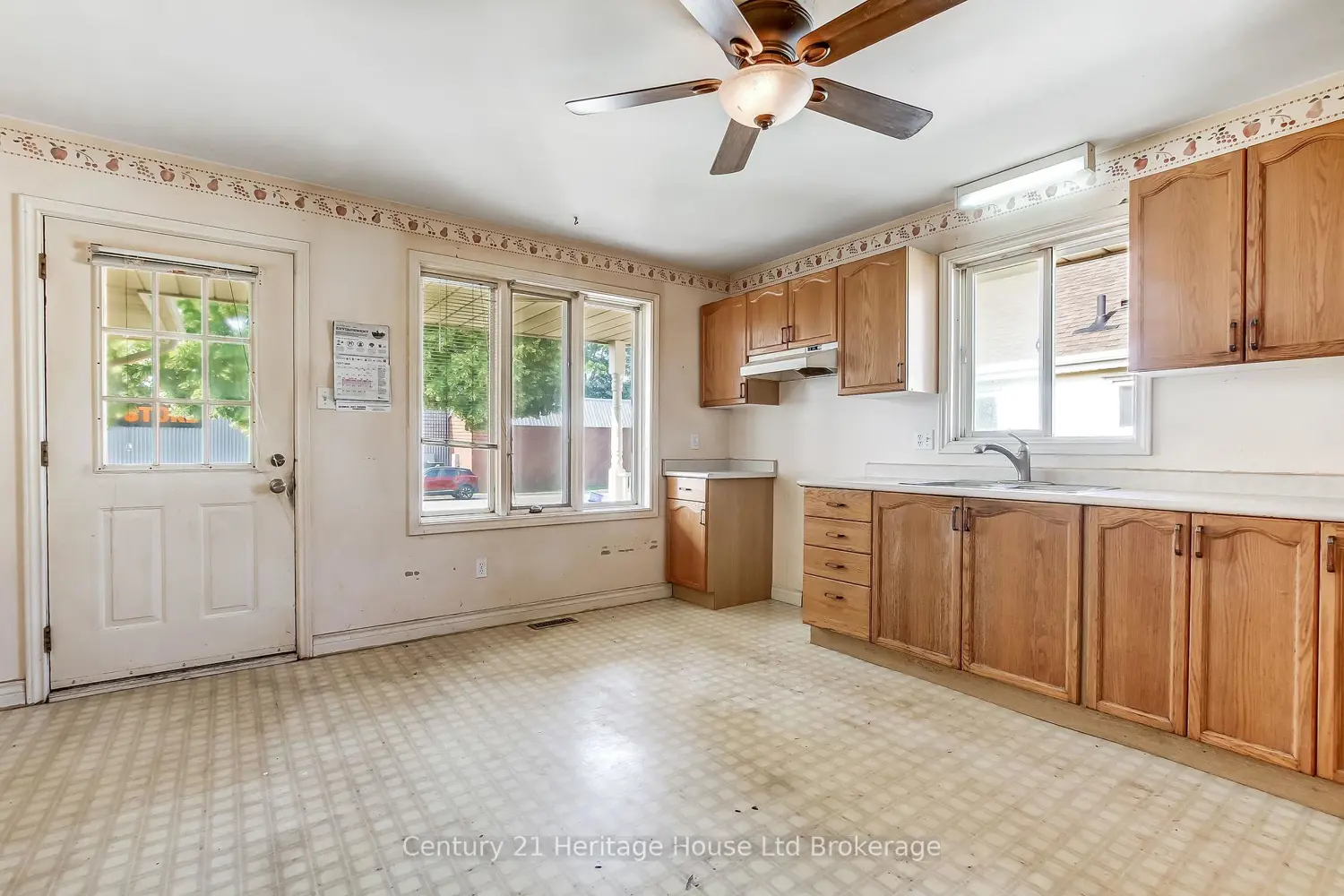 773 Hounsfield Street photo 4