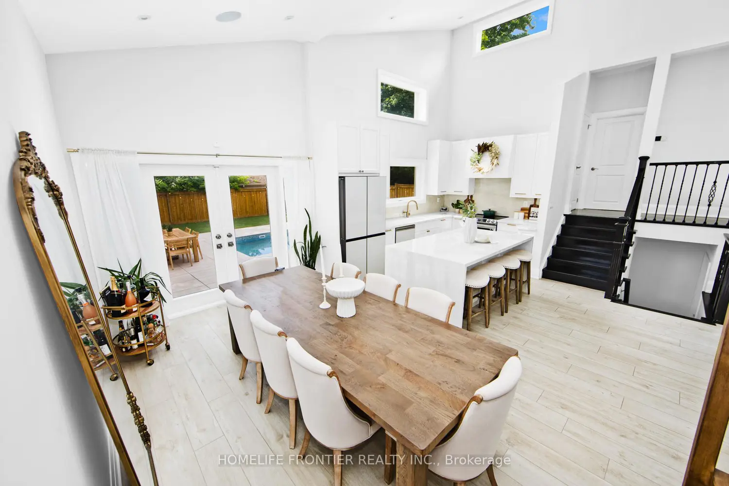 2138 Truscott Drive photo 4
