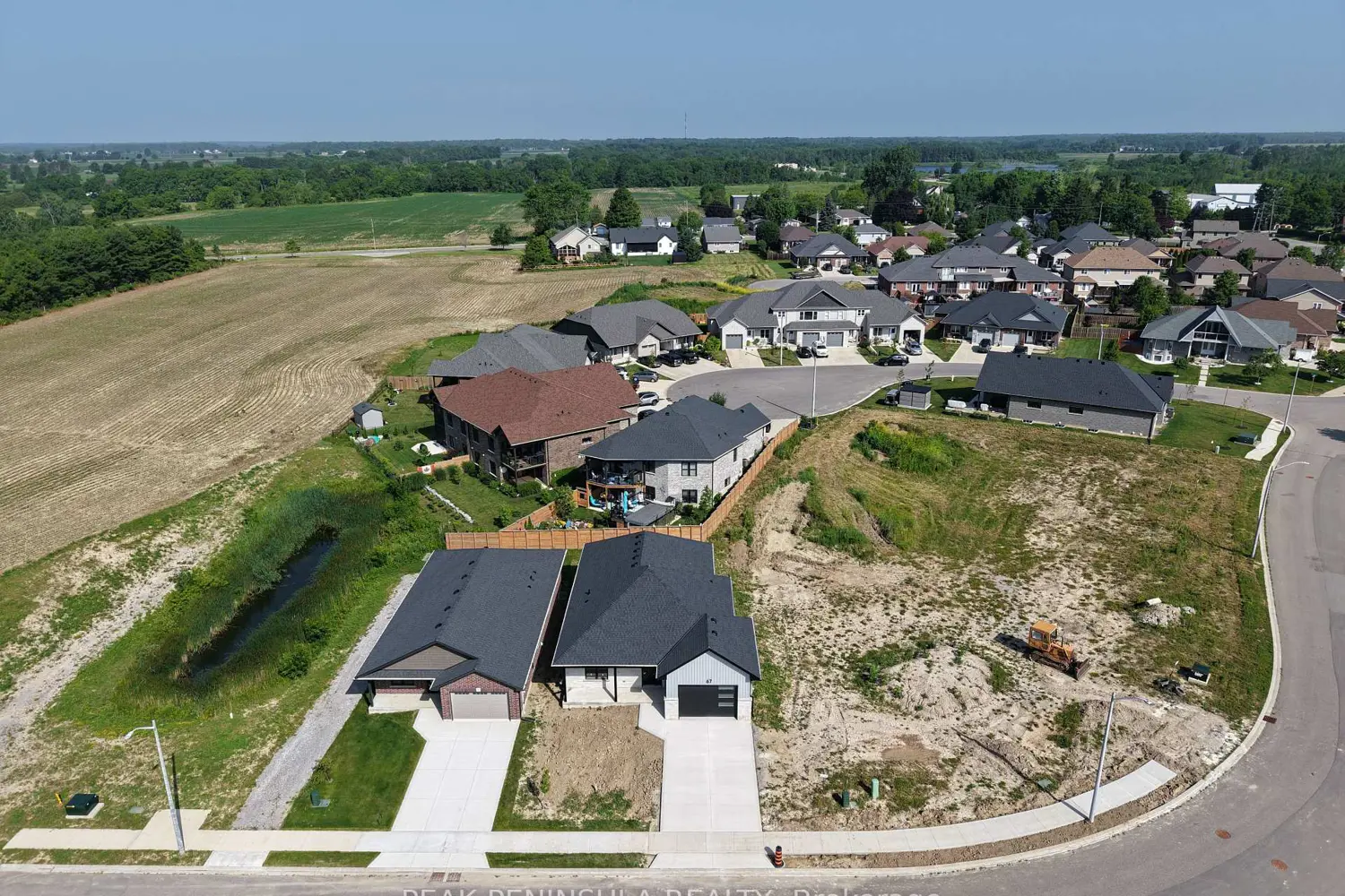 67 Hunter Drive photo 3