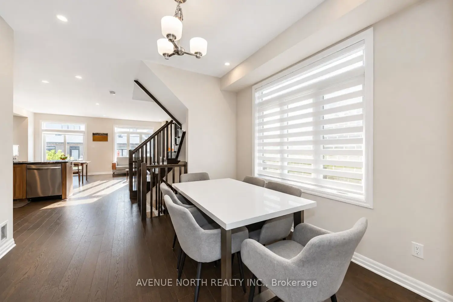 323 Lysander Place photo 3