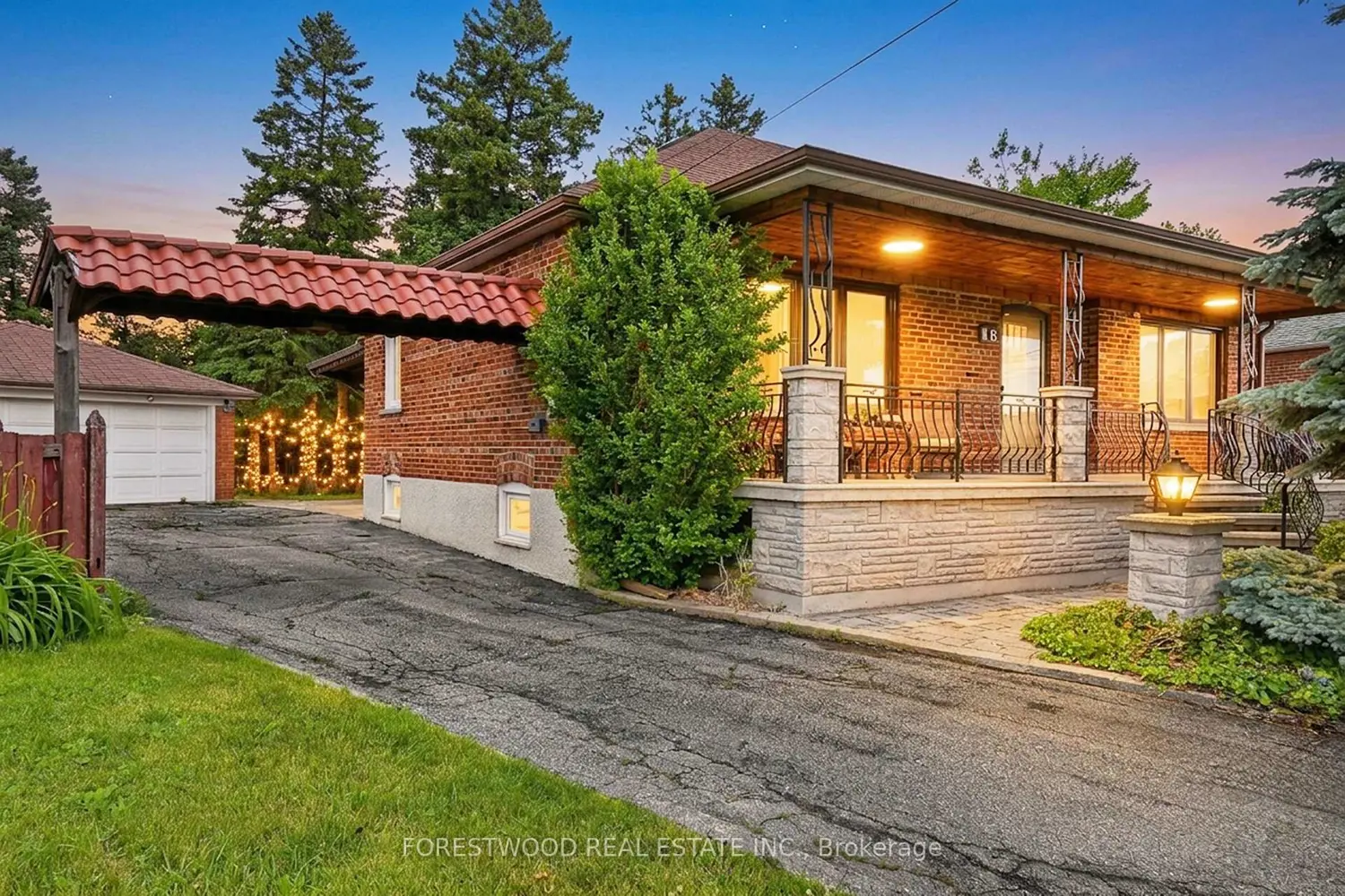 16 Enid Crescent