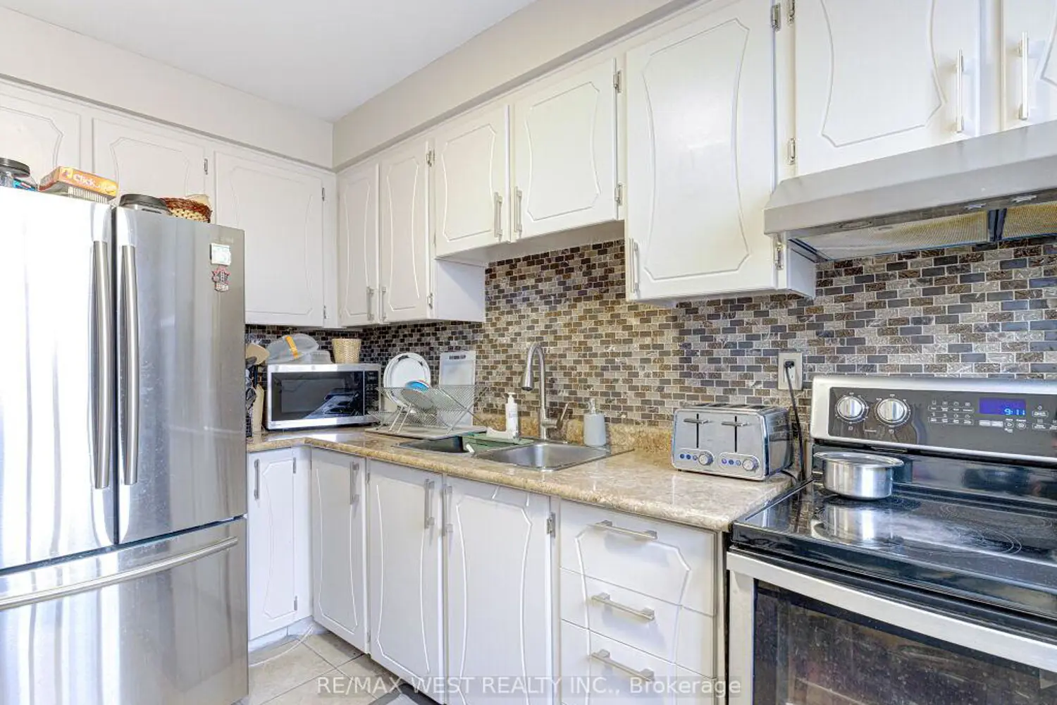 83 Irwin Road 22 photo 2