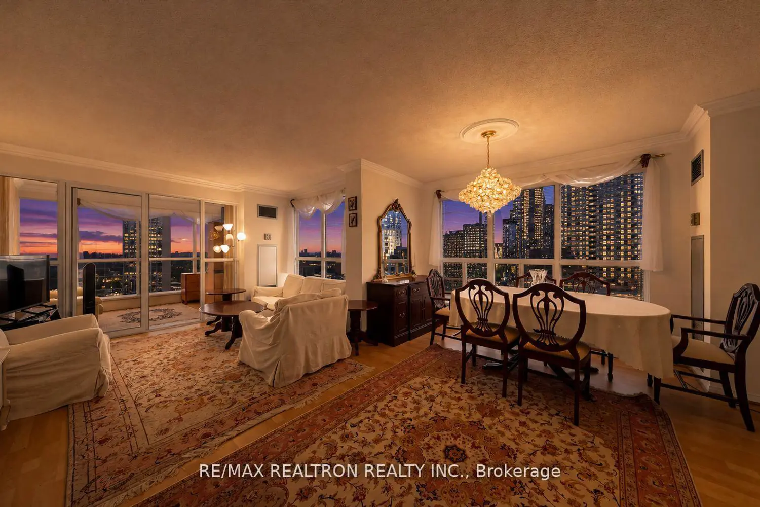 18 Hollywood Avenue 1707