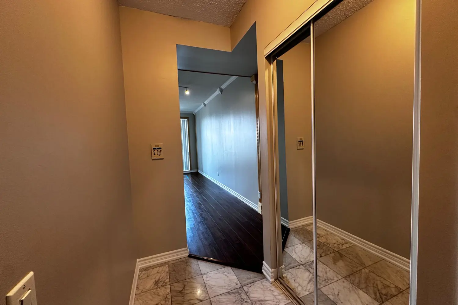 60 Byng Avenue 1812 photo 3