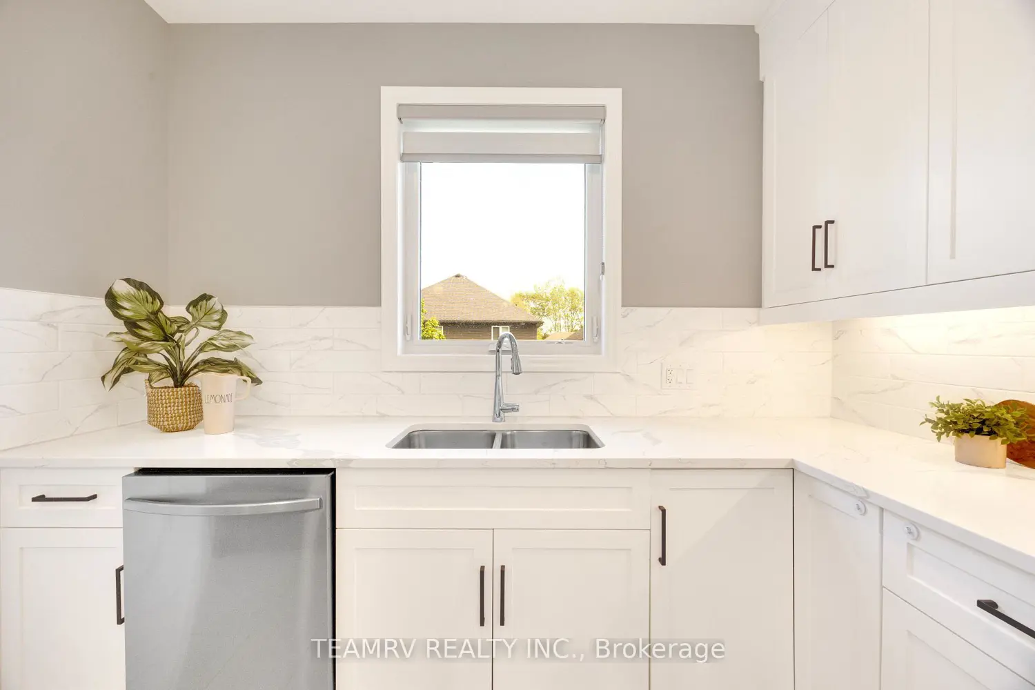 8 Sycamore Drive photo 5