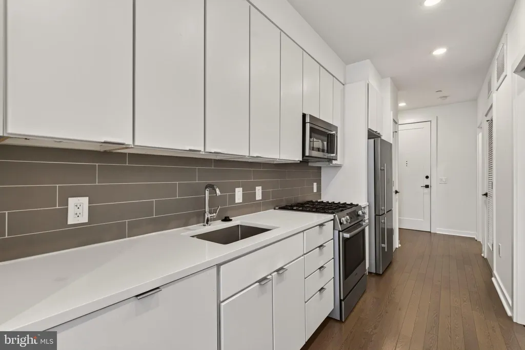 300 8th Street NE Unit 209, Washington, DC 20002 photo 5
