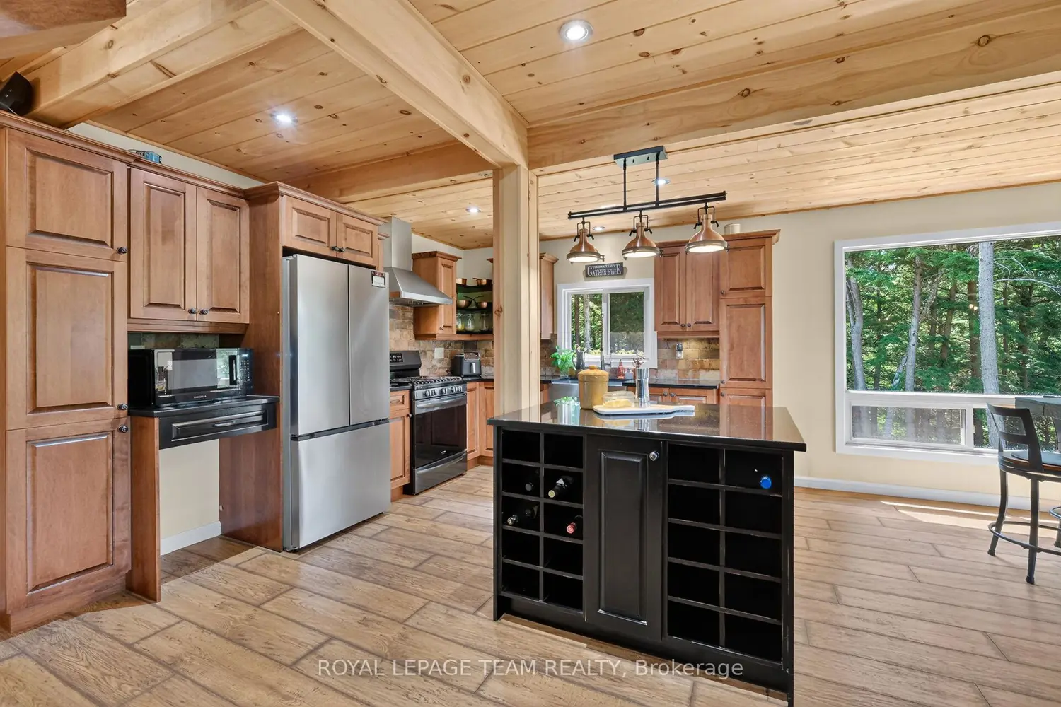 102 A Mcvicar Lane photo 4